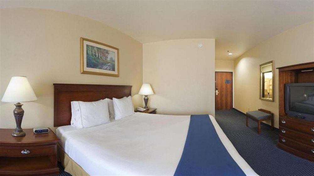 Holiday Inn Express Hotels & Suites Mountain Home By Ihg Exterior photo