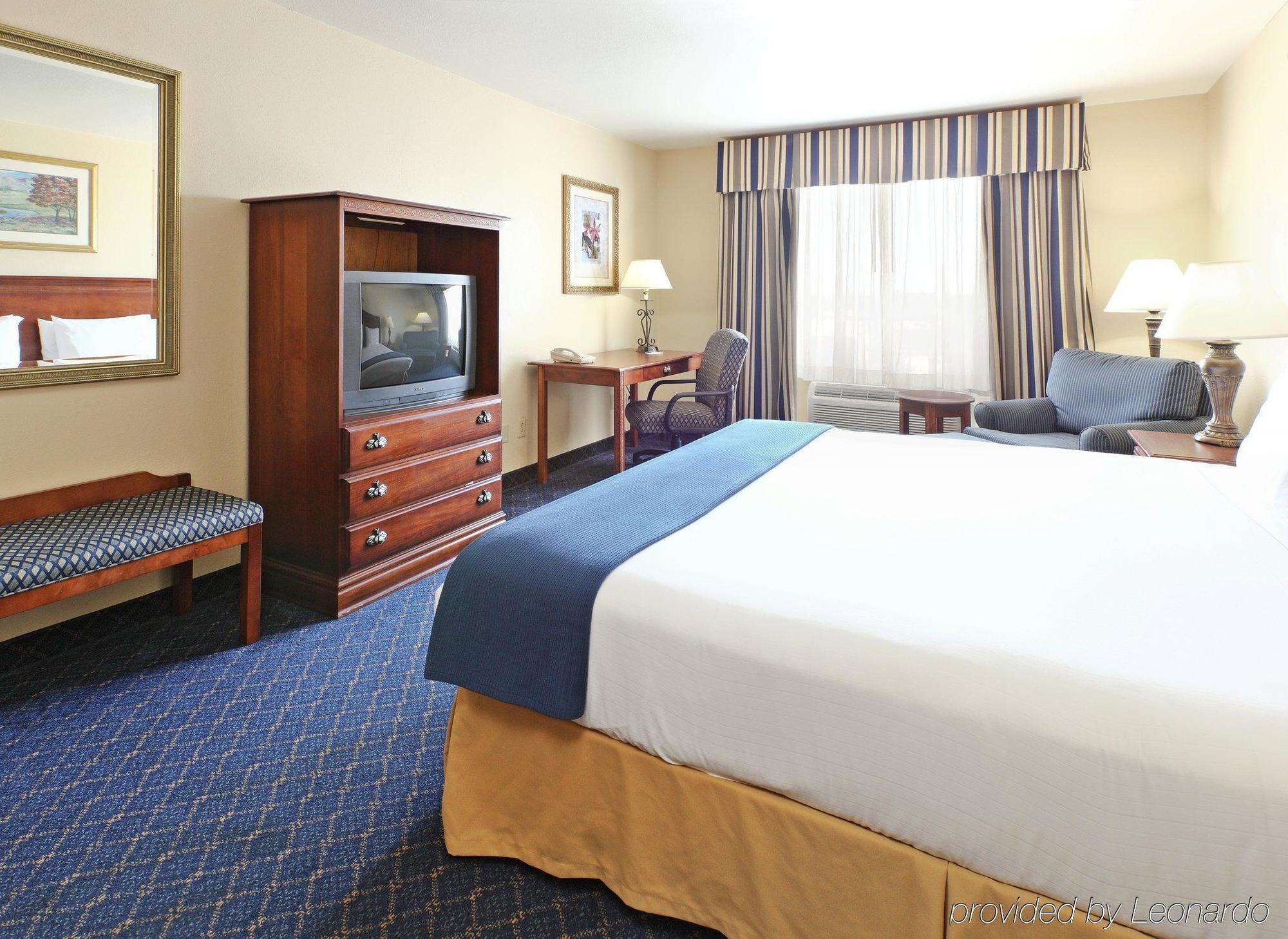 Holiday Inn Express Hotels & Suites Mountain Home By Ihg Room photo