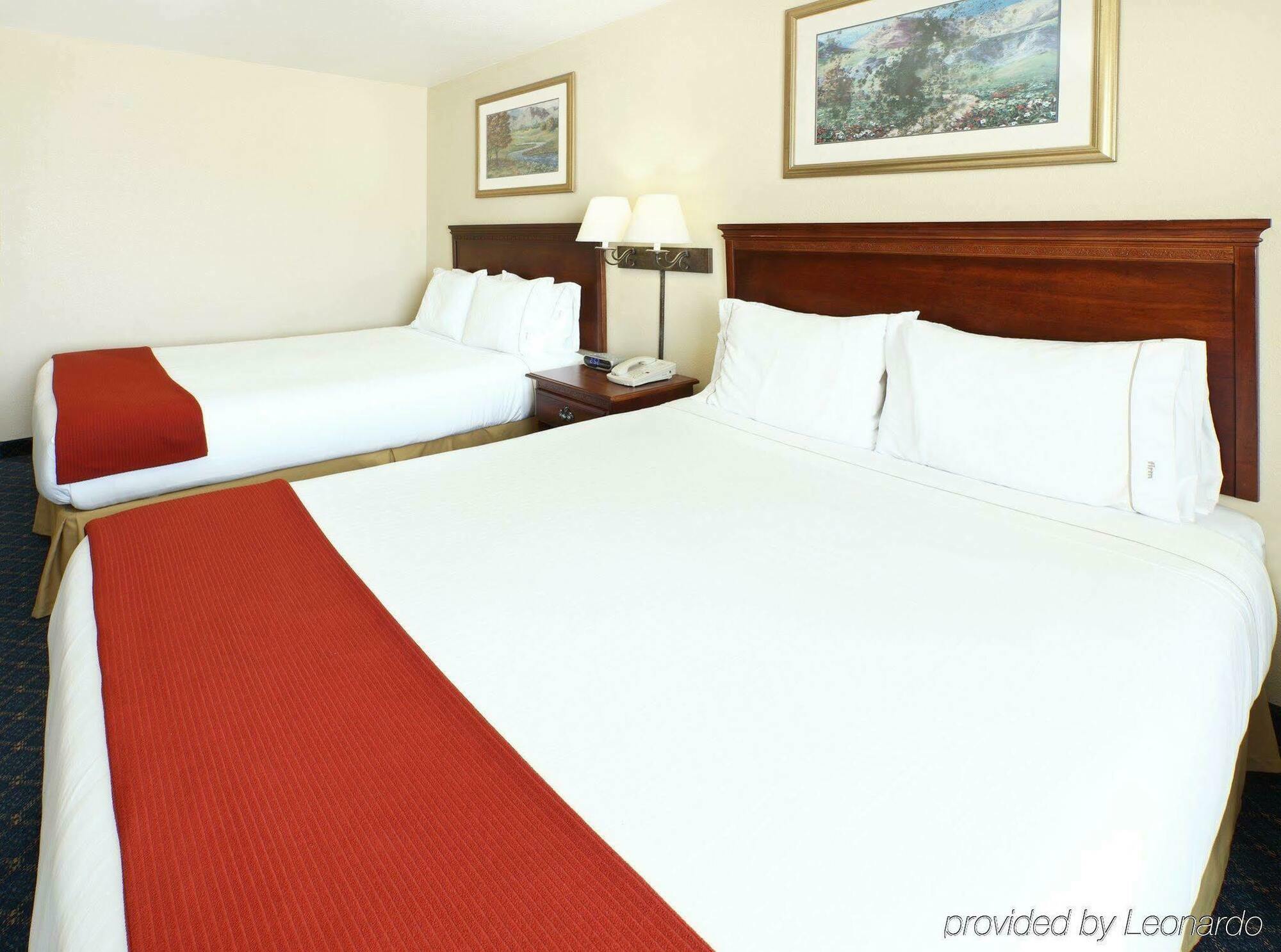Holiday Inn Express Hotels & Suites Mountain Home By Ihg Room photo