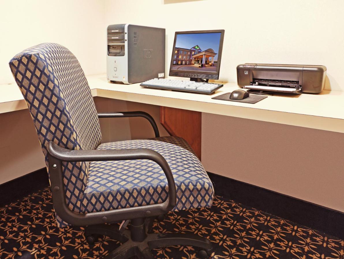 Holiday Inn Express Hotels & Suites Mountain Home By Ihg Exterior photo