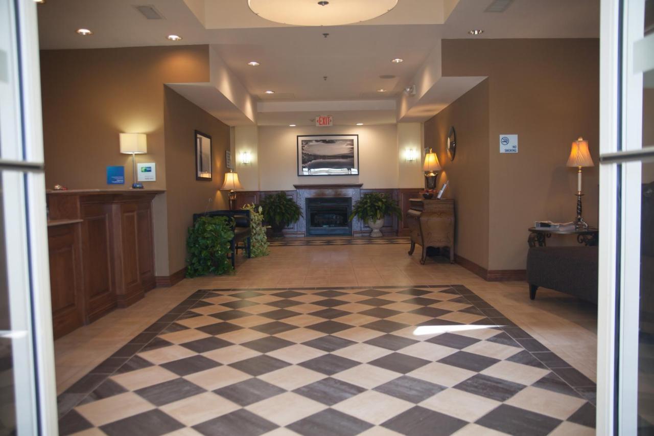 Holiday Inn Express Hotels & Suites Mountain Home By Ihg Exterior photo