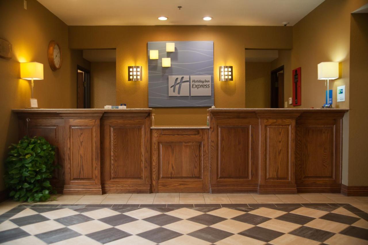 Holiday Inn Express Hotels & Suites Mountain Home By Ihg Exterior photo