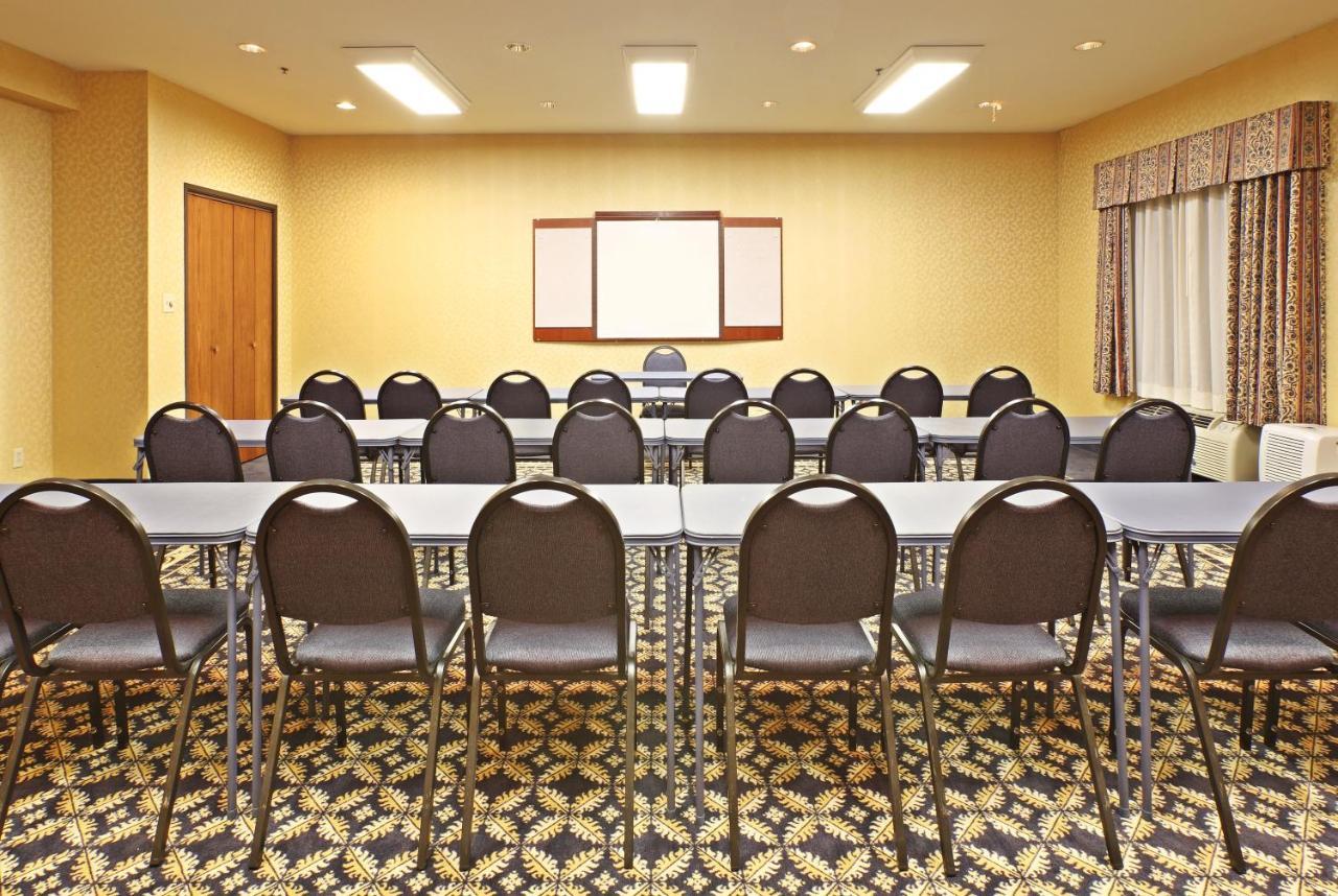 Holiday Inn Express Hotels & Suites Mountain Home By Ihg Exterior photo